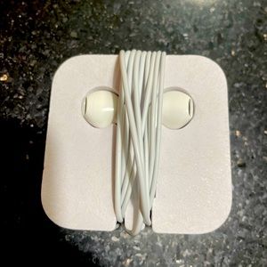 New EarPods with 3.5mm (RCA) jack